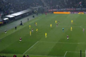 易游体育平台-曼联战胜ac米兰,晋级欧冠四强了吗