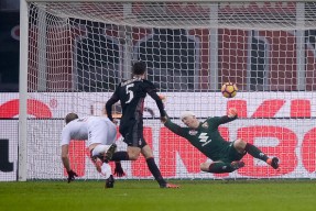 易游体育平台-罗马意外负于卡利亚里，冲击欧战资格的简单介绍