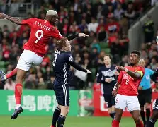 包含广州恒大客场不敌江苏苏宁，遭遇联赛连败的词条