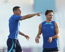 包含英格兰利物浦备战亚足联杯，全队士气高涨的词条